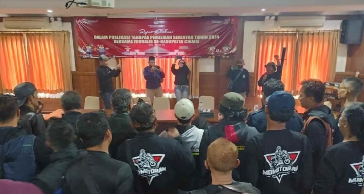 KPU Ciamis dan Awak Media Momotoran ke MiniRanch Sukamantri